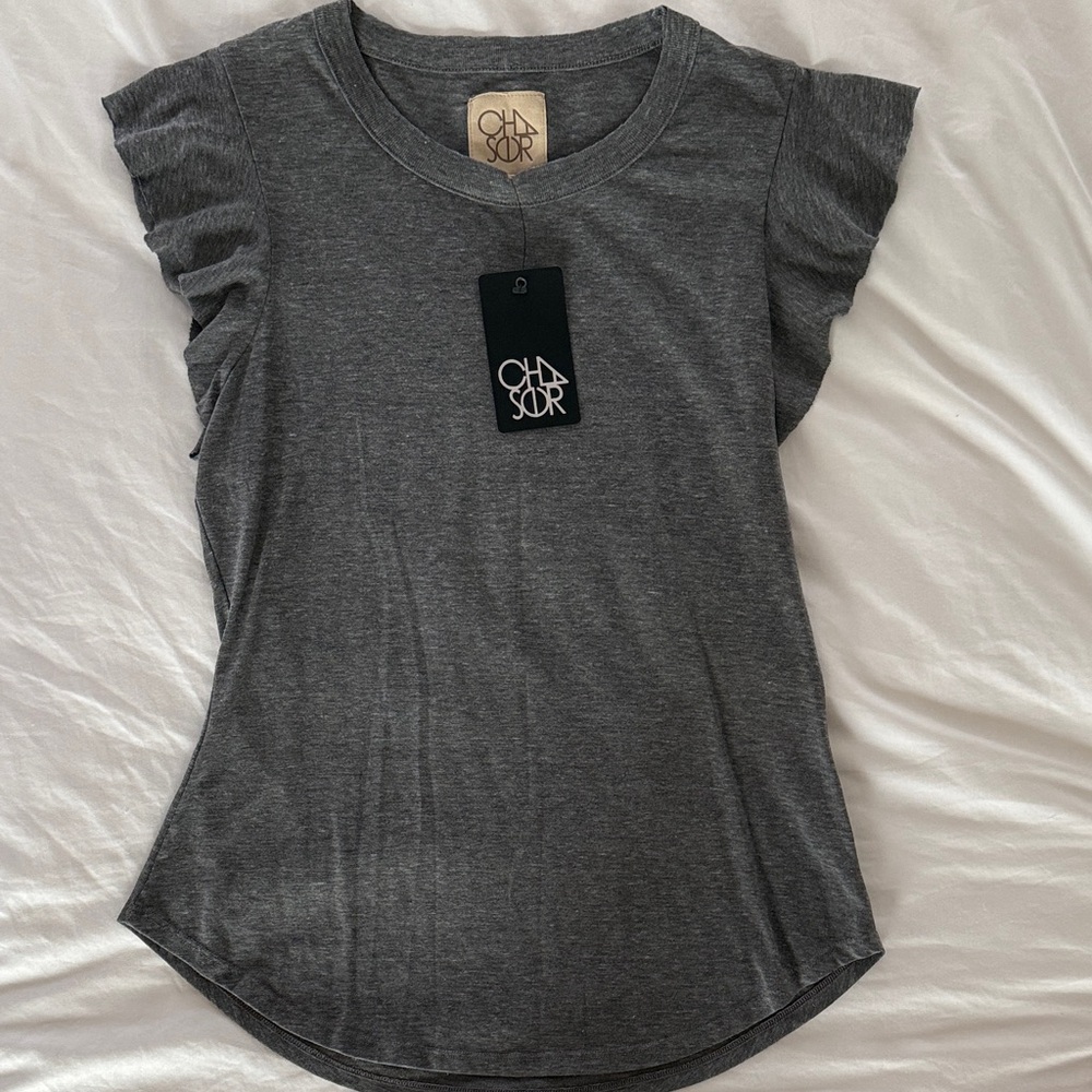 New Chaser grey ruffle sleeve T-shirt top Heather grey charcoal size medium